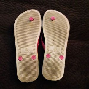 Shoes - Heavy Duty ๐ Flip Flops Size 6 Shoes - Heavy Duty ๐ Flip Flops Size 6